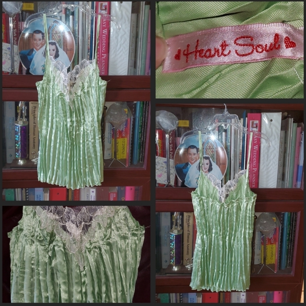 Lt. Green Flower Appliqué Pleated Tank